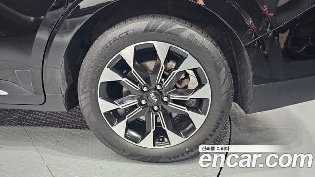 Kia Carnival 2021 — ფოტო 21/31