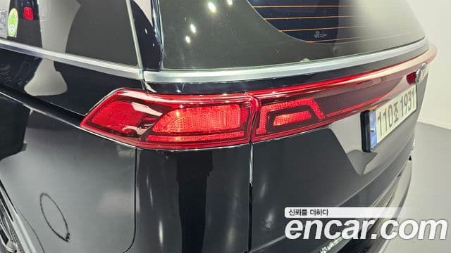 Kia Carnival 2021 — ფოტო 28/31