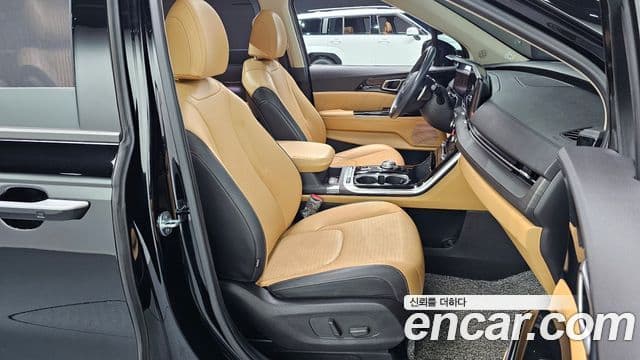 Kia Carnival 2021 — ფოტო 6/31