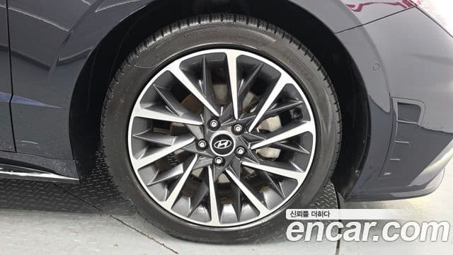 Hyundai Sonata 2021 — ფოტო 5/20