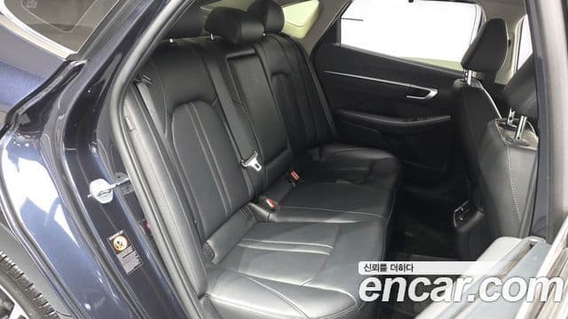 Hyundai Sonata 2021 — ფოტო 11/20