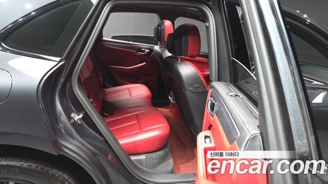 Porsche Macan 2018 — Şəkil 12/20