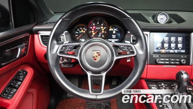 Porsche Macan 2018 — Şəkil 13/20