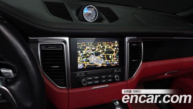 Porsche Macan 2018 — Şəkil 15/20