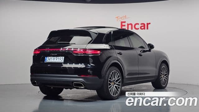 Porsche Cayenne 2020 — ფოტო 2/20