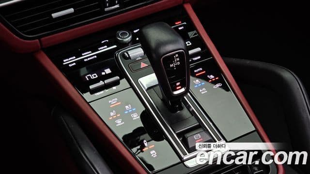 Porsche Cayenne 2020 — ფოტო 9/20
