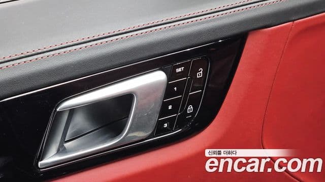Porsche Cayenne 2020 — Photo 8/31