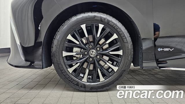 Toyota Alphard 2024 — фото 5 из 20