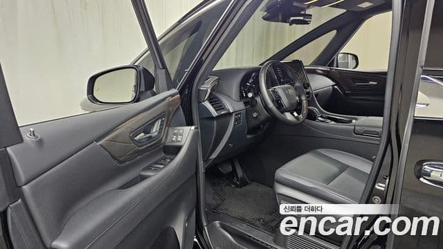 Toyota Alphard 2024 — фото 10 из 20