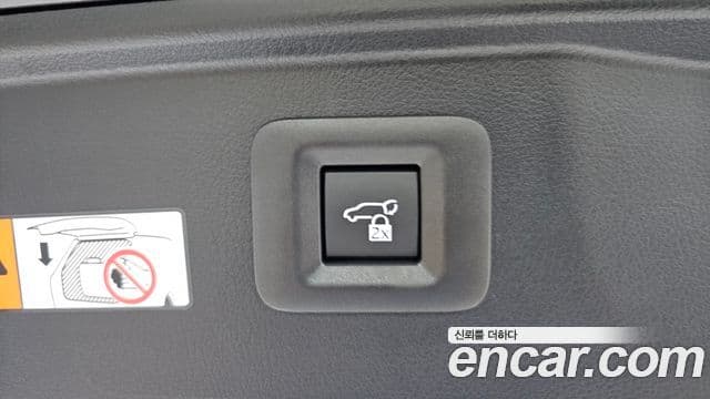 Toyota Alphard 2024 — фото 17 из 20