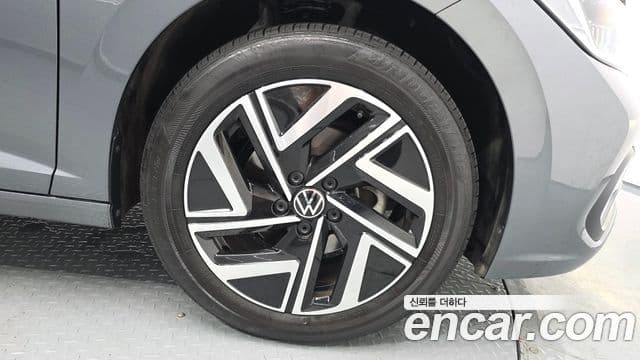 Volkswagen Jetta 2024 — Photo 3/33