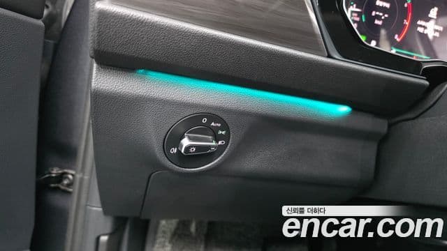 Volkswagen Jetta 2024 — Photo 17/33