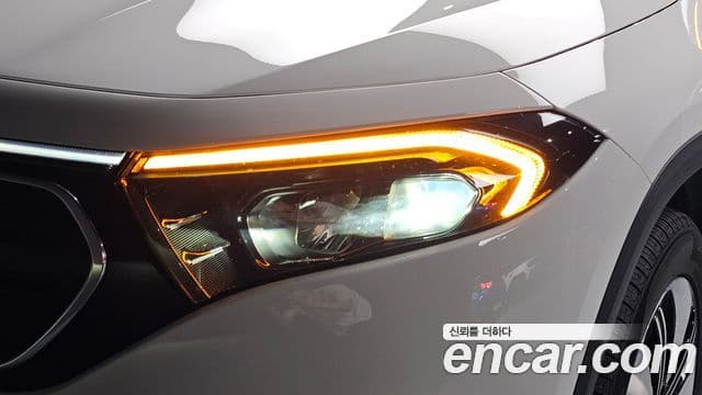 Mercedes-Benz EQA 2023 — ფოტო 18/31