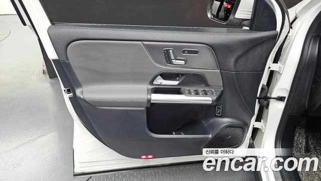 Mercedes-Benz EQA 2023 — ფოტო 26/31