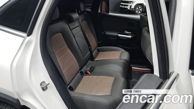Mercedes-Benz EQA 2023 — ფოტო 28/31