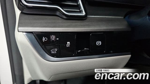 Kia Sportage 2023 — ფოტო 16/20