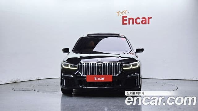 BMW 7 Series 2021 — Photo 9/31