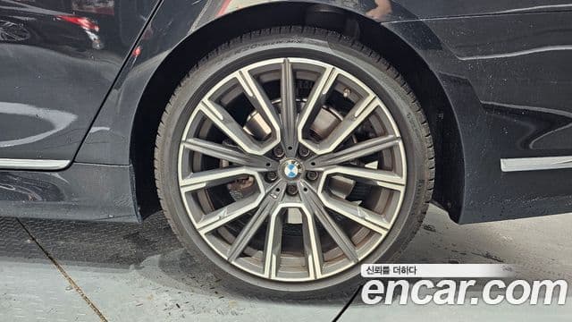 BMW 7 Series 2021 — Photo 5/31
