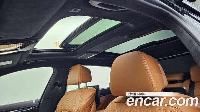BMW 7 Series 2021 — Photo 27/31