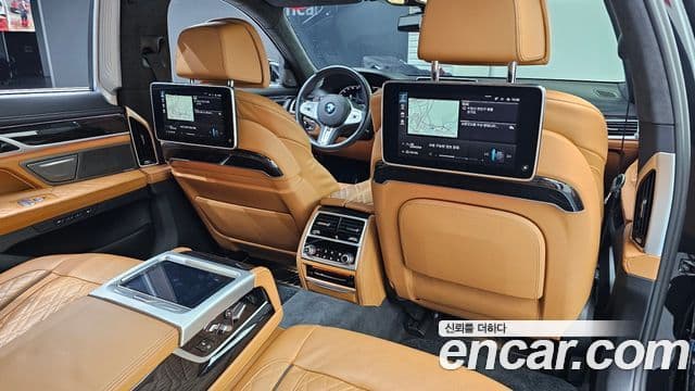 BMW 7 Series 2021 — Photo 22/31