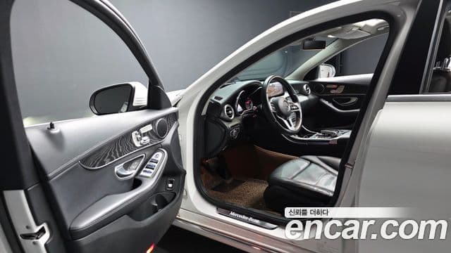 Mercedes-Benz C-Class 2019 — Şəkil 10/20