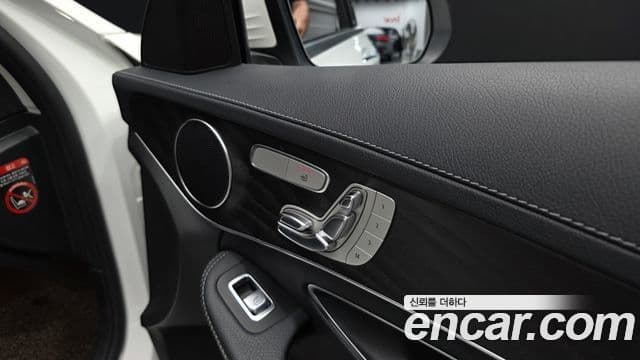 Mercedes-Benz C-Class 2019 — Şəkil 18/20