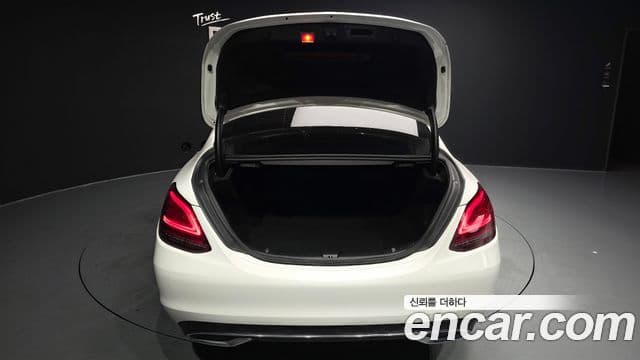 Mercedes-Benz C-Class 2019 — Şəkil 20/20