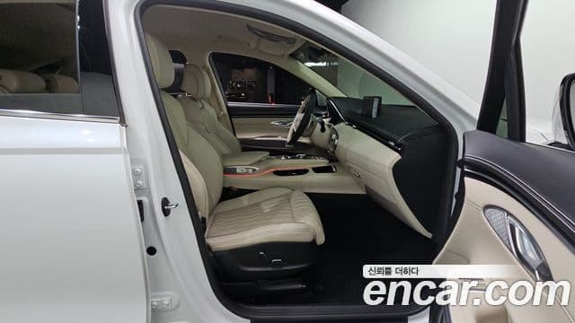 Genesis GV70 2023 — ფოტო 12/20