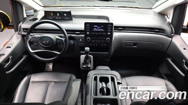 Hyundai Staria 2024 — ფოტო 25/28