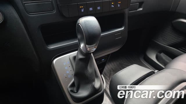 Hyundai Staria 2024 — ფოტო 6/28