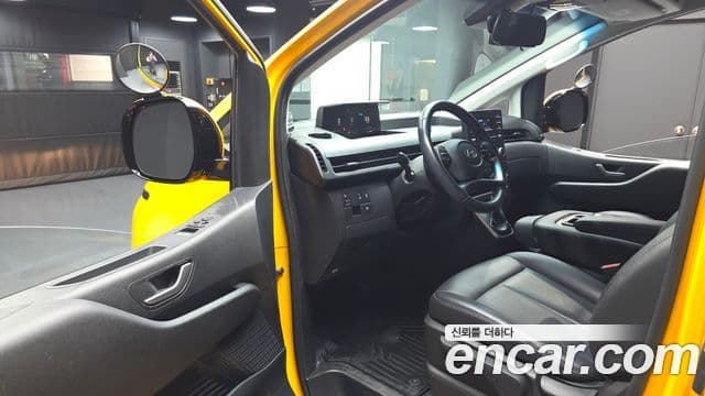Hyundai Staria 2024 — ფოტო 1/28