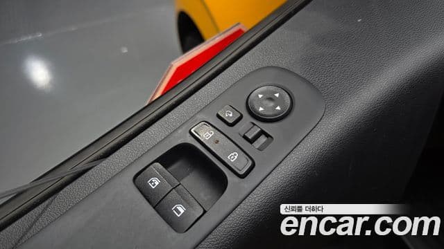 Hyundai Staria 2024 — ფოტო 8/28