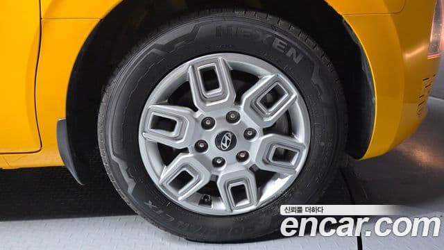 Hyundai Staria 2024 — ფოტო 19/28