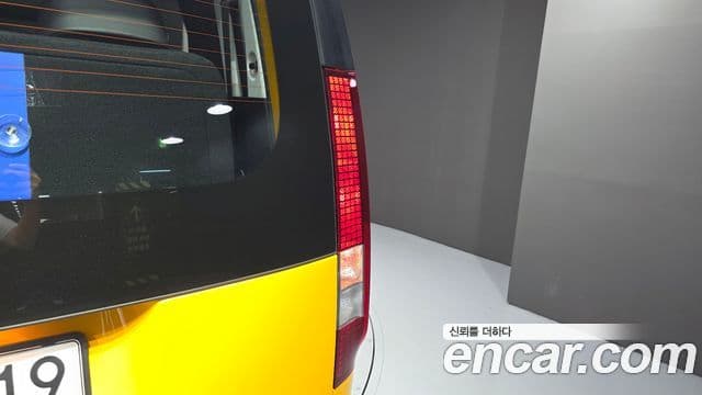 Hyundai Staria 2024 — ფოტო 22/28