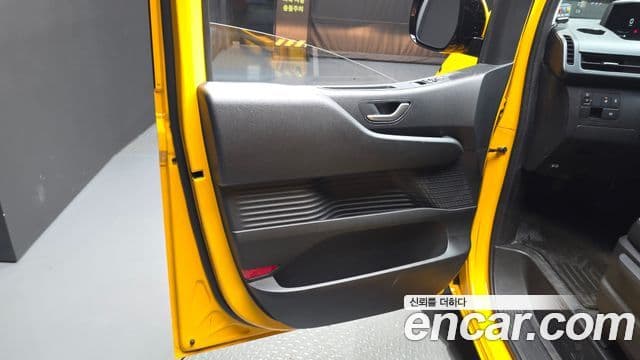 Hyundai Staria 2024 — ფოტო 5/28