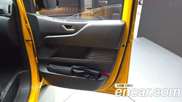 Hyundai Staria 2024 — ფოტო 9/28