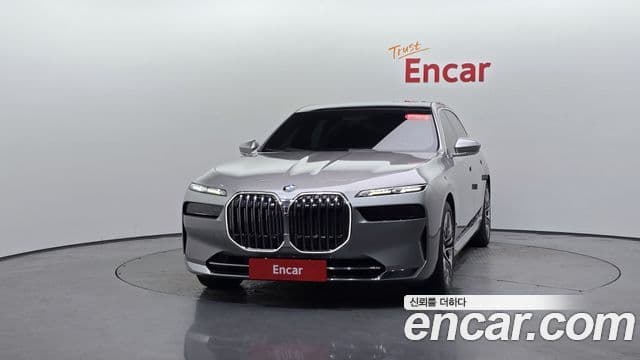 BMW 7 Series 2023 — ფოტო 16/38