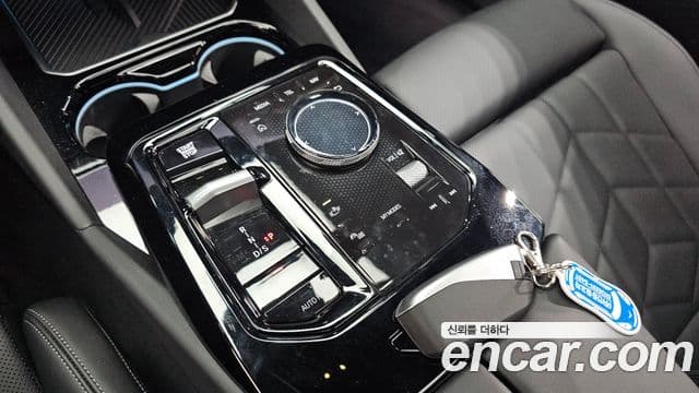 BMW 5 Series 2025 — Фото 9/20