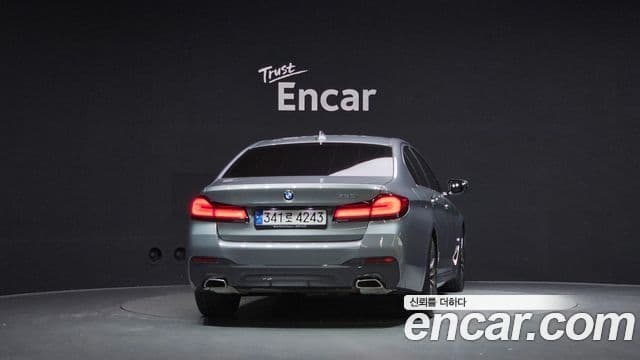 BMW 5 Series 2023 — Photo 8/20