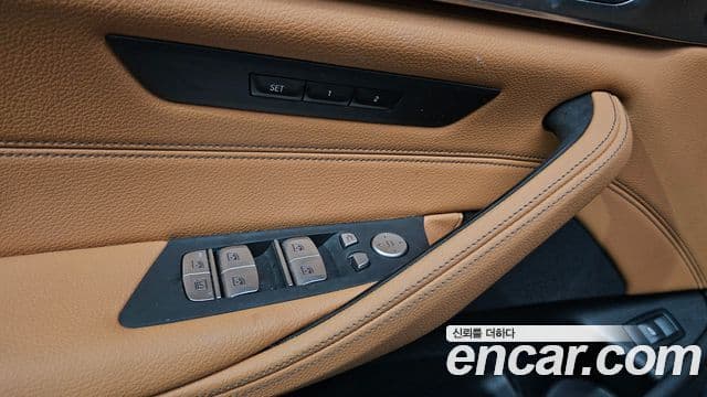 BMW 5 Series 2023 — Photo 18/20