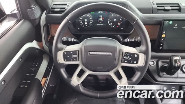 Land Rover Defender 2022 — ფოტო 14/20