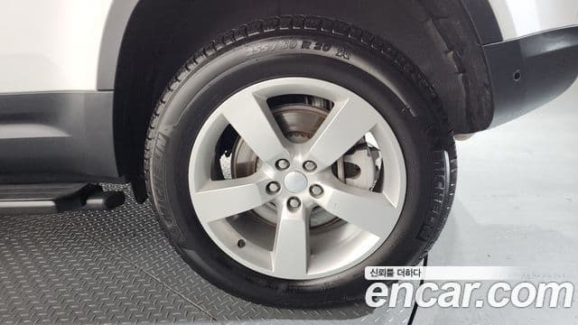 Land Rover Defender 2022 — Photo 4/33
