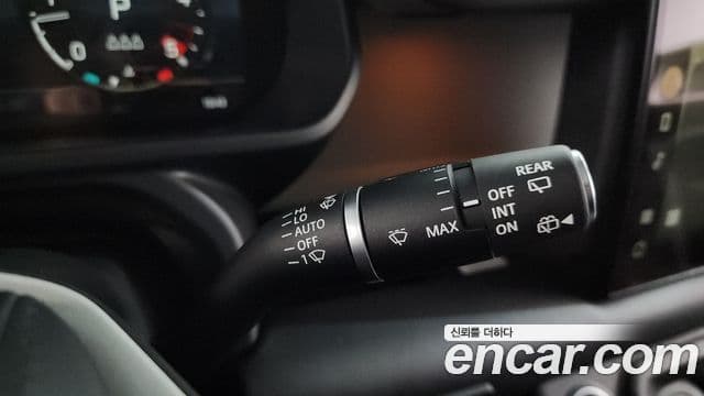 Land Rover Defender 2022 — Photo 12/33
