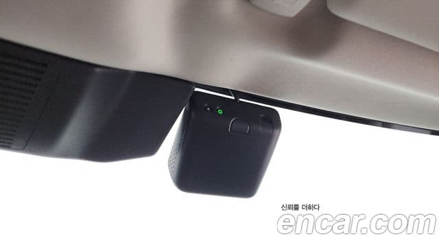 Land Rover Defender 2022 — Photo 28/33