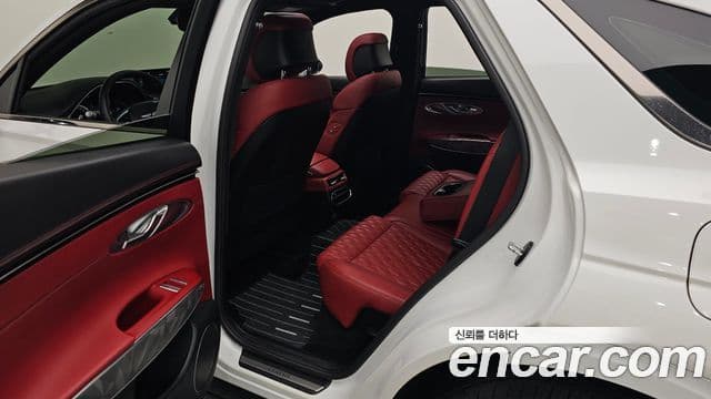 Genesis GV70 2021 — ფოტო 13/20