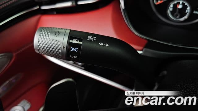 Genesis GV70 2021 — ფოტო 17/20
