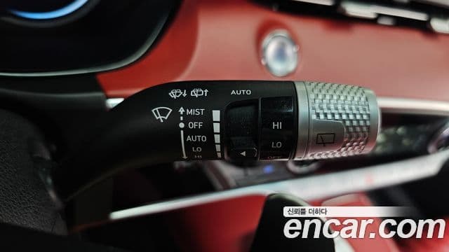 Genesis GV70 2021 — ფოტო 19/20