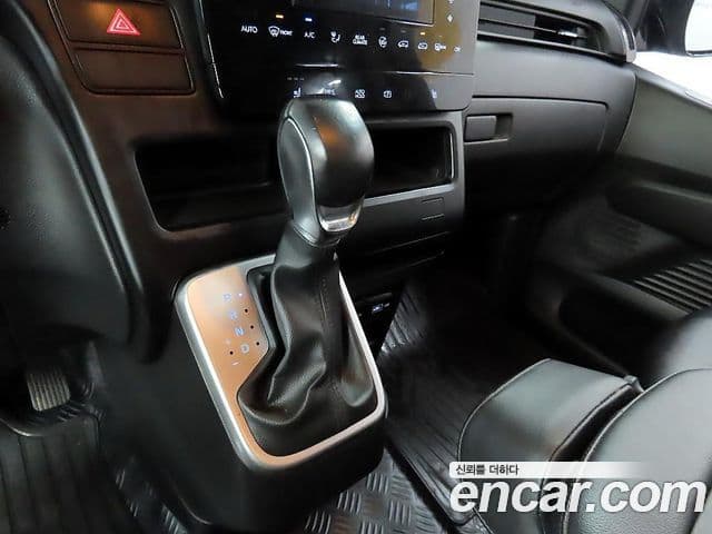 Hyundai Staria 2022 — Şəkil 9/19