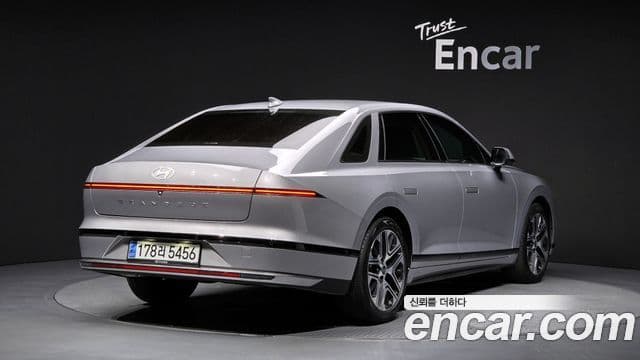 Hyundai Grandeur 2023 — ფოტო 2/20