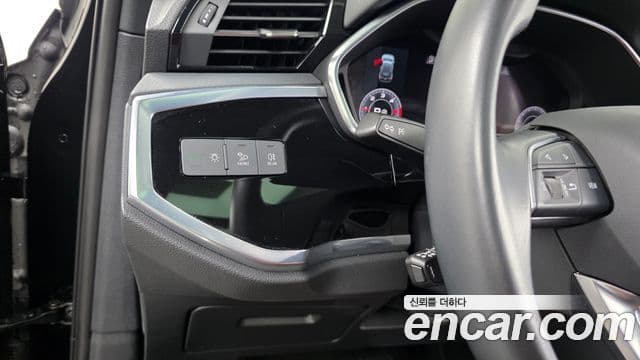 Audi Q3 2020 — Şəkil 16/20